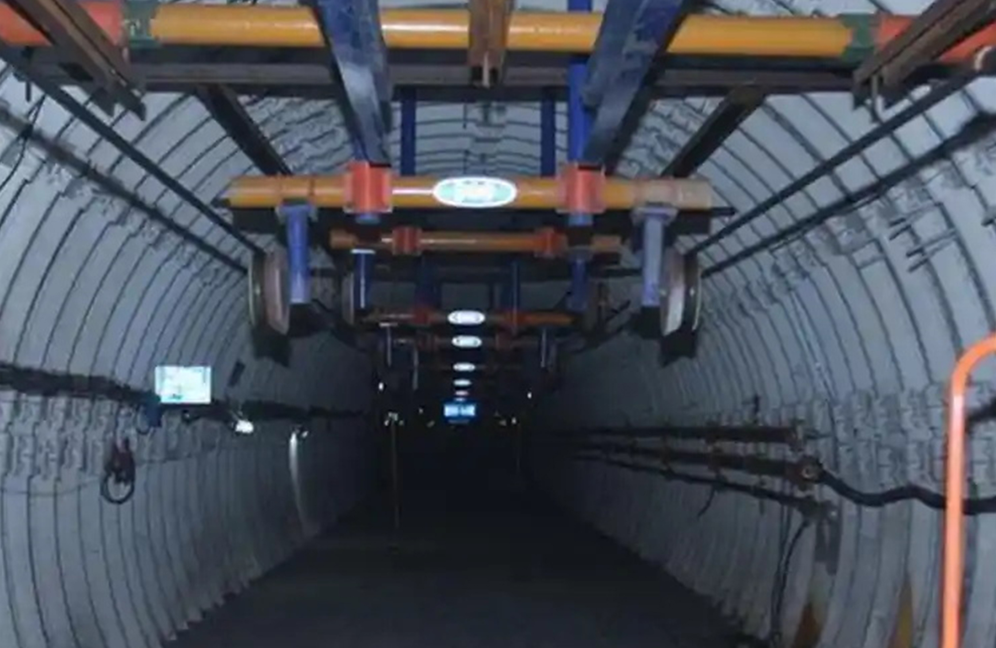 斜巷防跑车装置